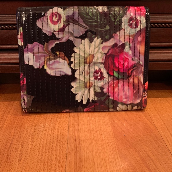 Ted Baker Floral Patent Envelope Clutch - Picture 4 of 6
